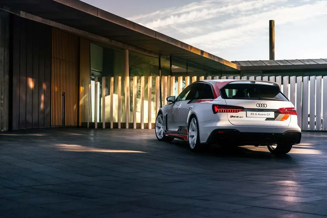 奥迪RS 6 2024款 RS 6 Avant GT 汽车壁纸