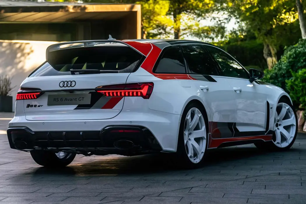 奥迪RS 6 2024款 RS 6 Avant GT 汽车壁纸