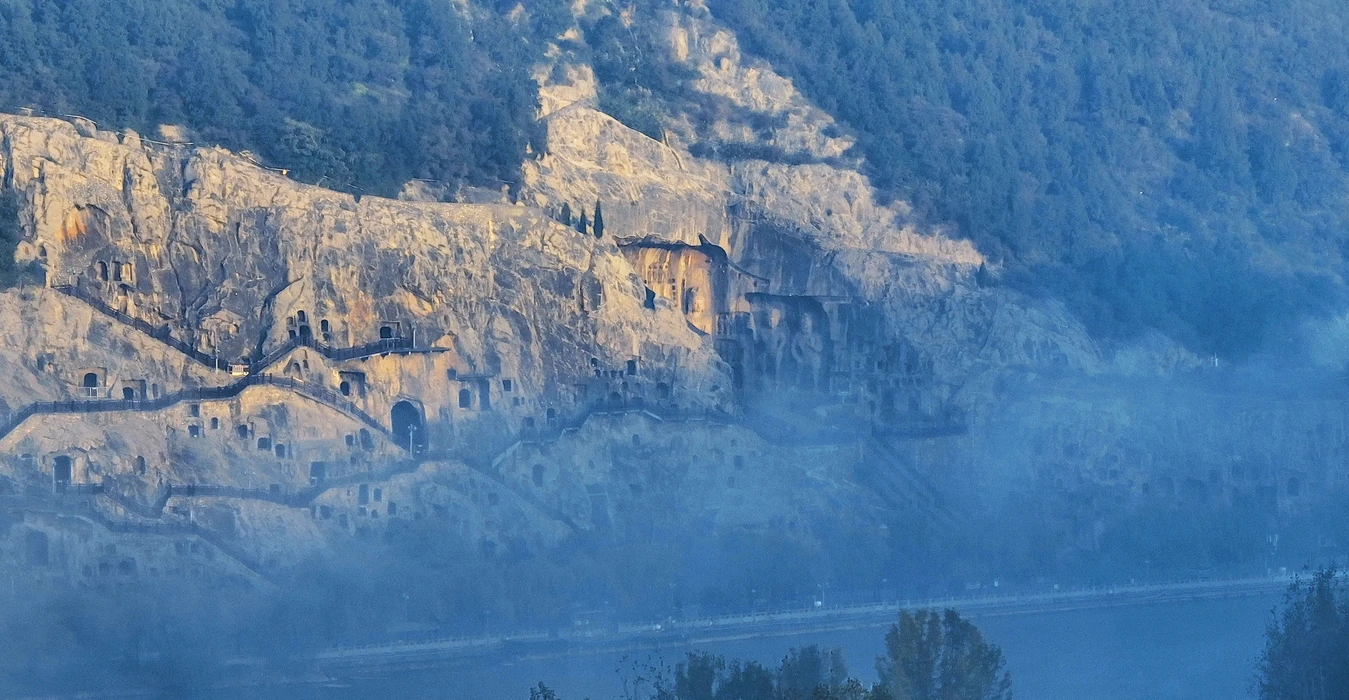 自然之美龙门景区旅游风景桌面