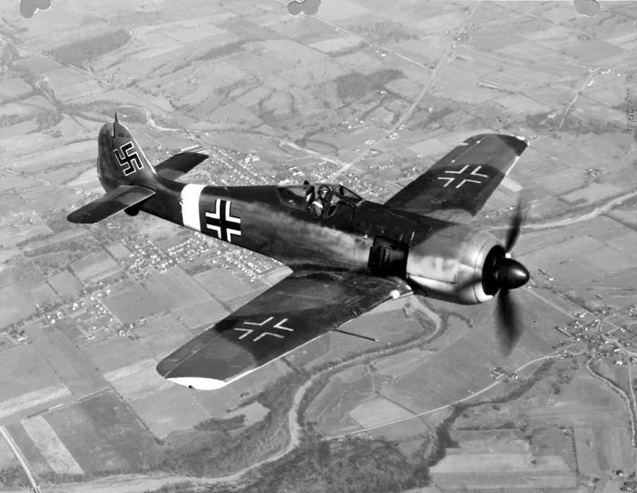 Fw190战斗机（Fw-190 Fighter）图片壁纸