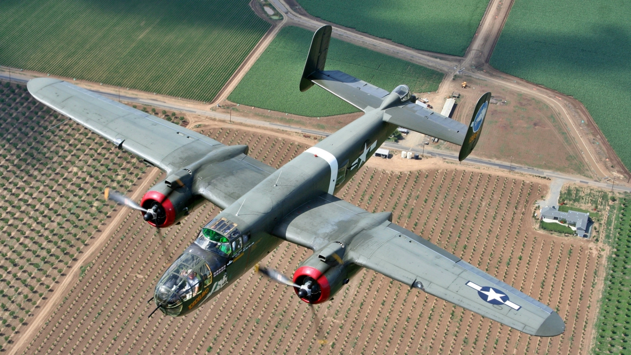 B-25轰炸机（B-25 Bomber）图片壁纸