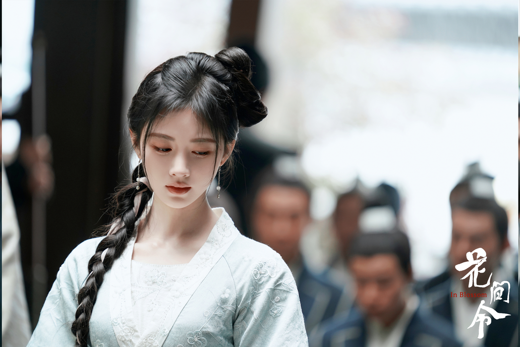 古装电视剧《花间令》鞠婧祎单人剧照壁纸