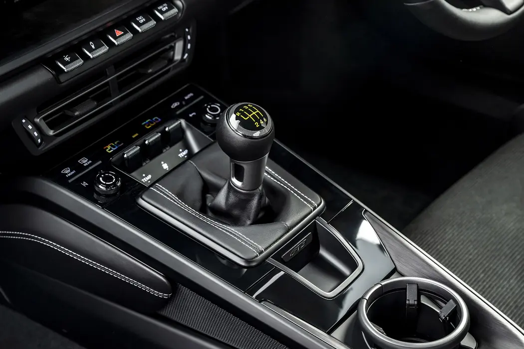 保时捷911 GT3 Touring英国版汽车壁纸