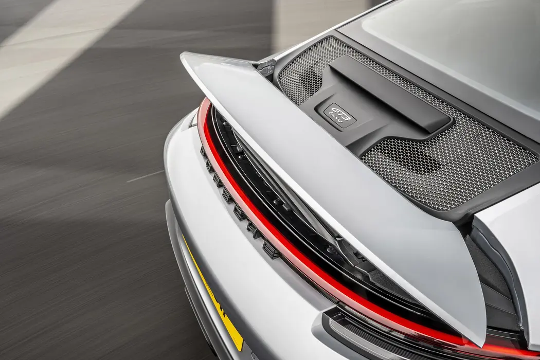 保时捷911 GT3 Touring英国版汽车壁纸