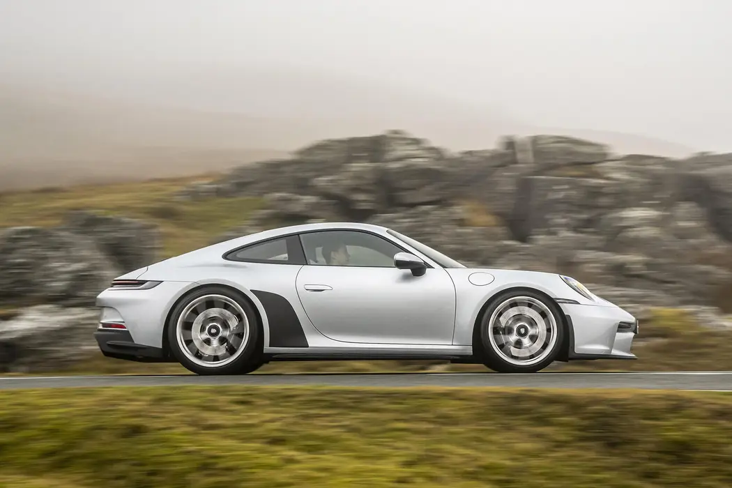 保时捷911 GT3 Touring英国版汽车壁纸