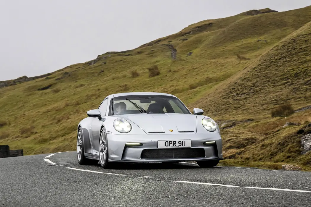 保时捷911 GT3 Touring英国版汽车壁纸