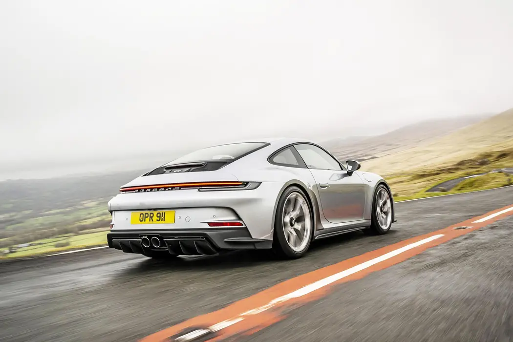 保时捷911 GT3 Touring英国版汽车壁纸