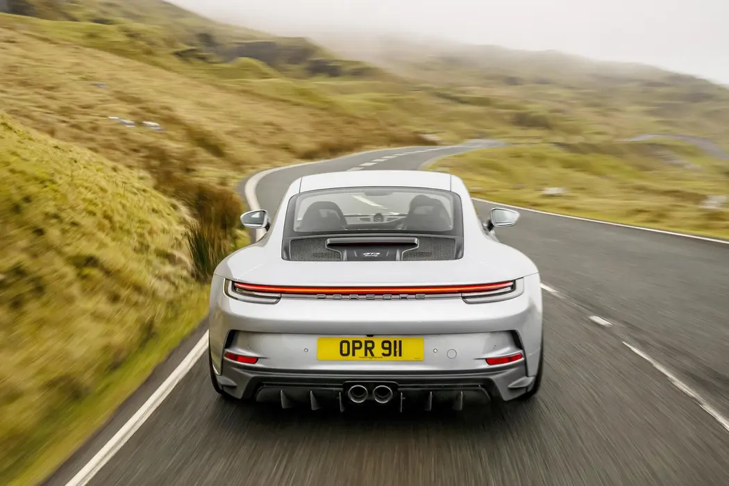 保时捷911 GT3 Touring英国版汽车壁纸