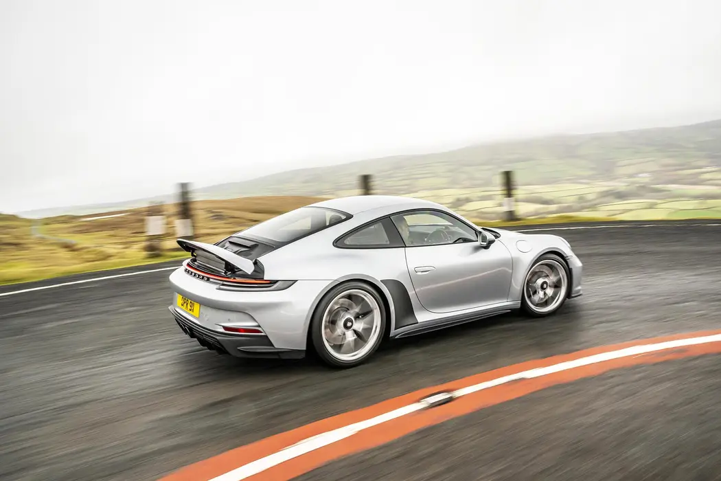 保时捷911 GT3 Touring英国版汽车壁纸