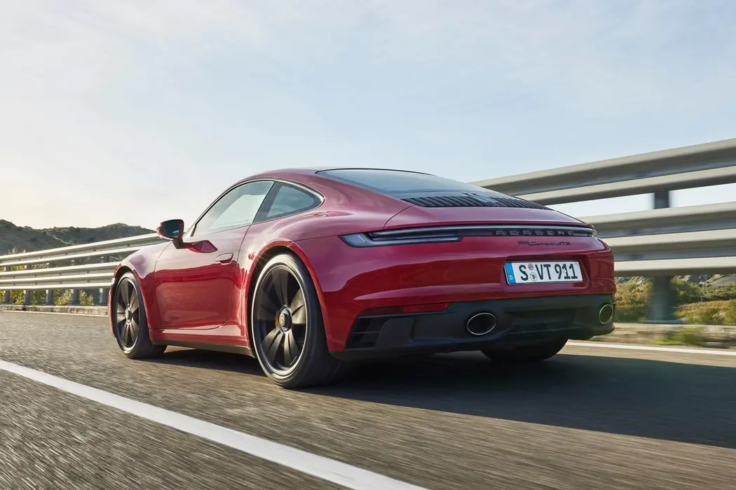 保时捷911 2022款 Carrera GTS 跑车壁纸