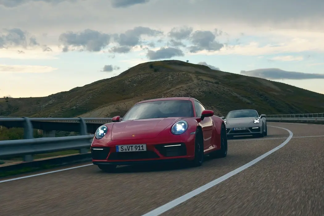 保时捷911 2022款 Carrera GTS 跑车壁纸