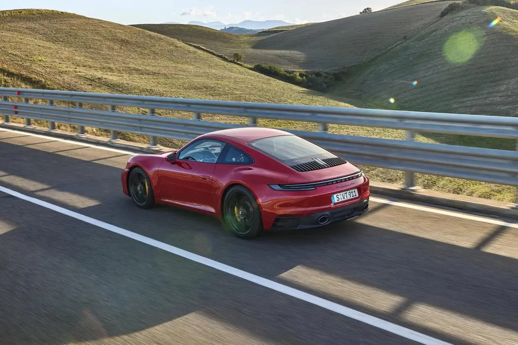 保时捷911 2022款 Carrera GTS 跑车壁纸