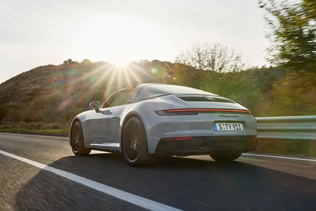 保时捷911 2022款 Targa 4 GTS 汽车壁纸