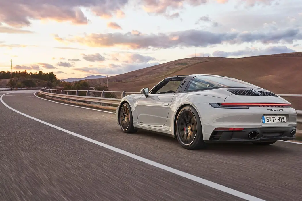 保时捷911 2022款 Targa 4 GTS 汽车壁纸