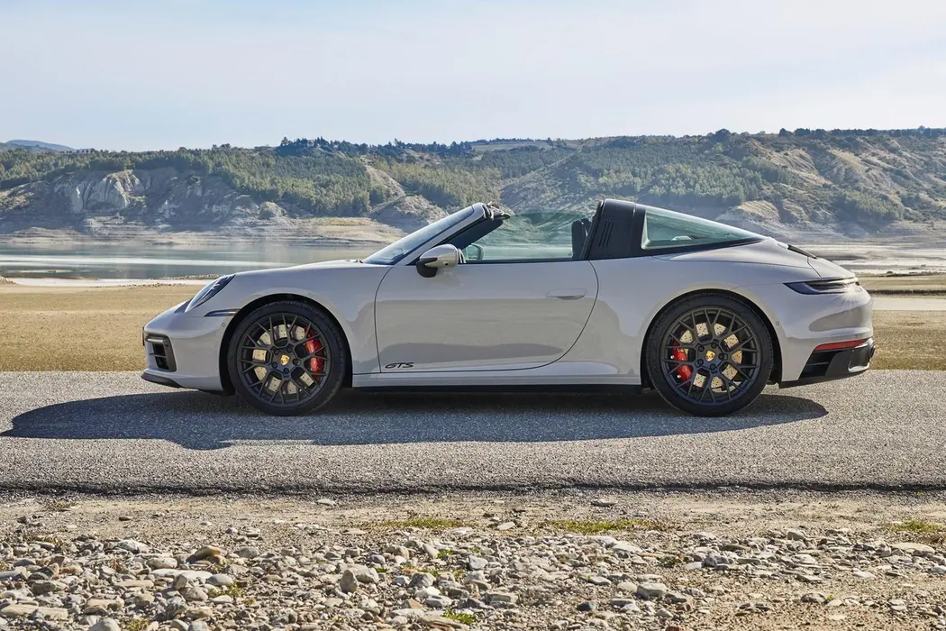 保时捷911 2022款 Targa 4 GTS 汽车壁纸