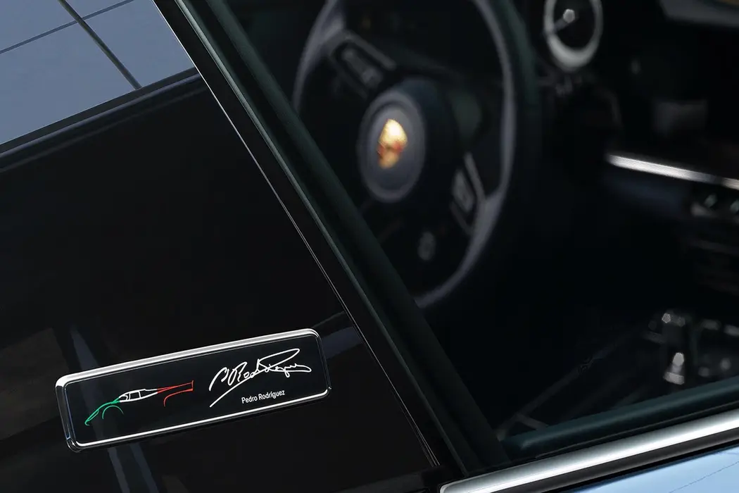 保时捷911 2022款 Turbo S Pedro Rodriguez 赛车壁纸