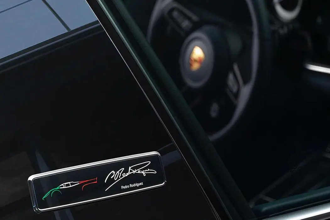 保时捷911 2022款 Turbo S Pedro Rodriguez 赛车壁纸