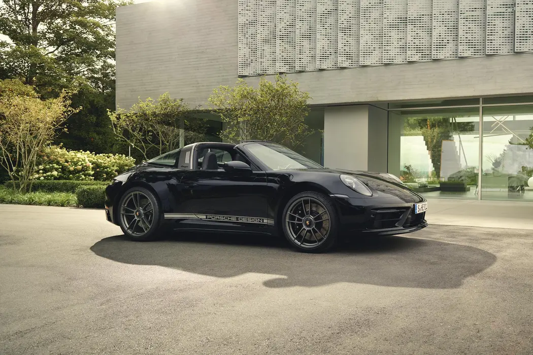 保时捷911 Targa 4 GTS Edition 50 Years Porsche Design 壁纸