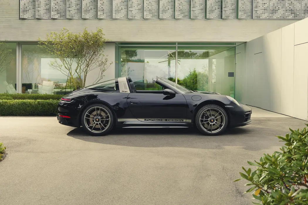 保时捷911 Targa 4 GTS Edition 50 Years Porsche Design 壁纸