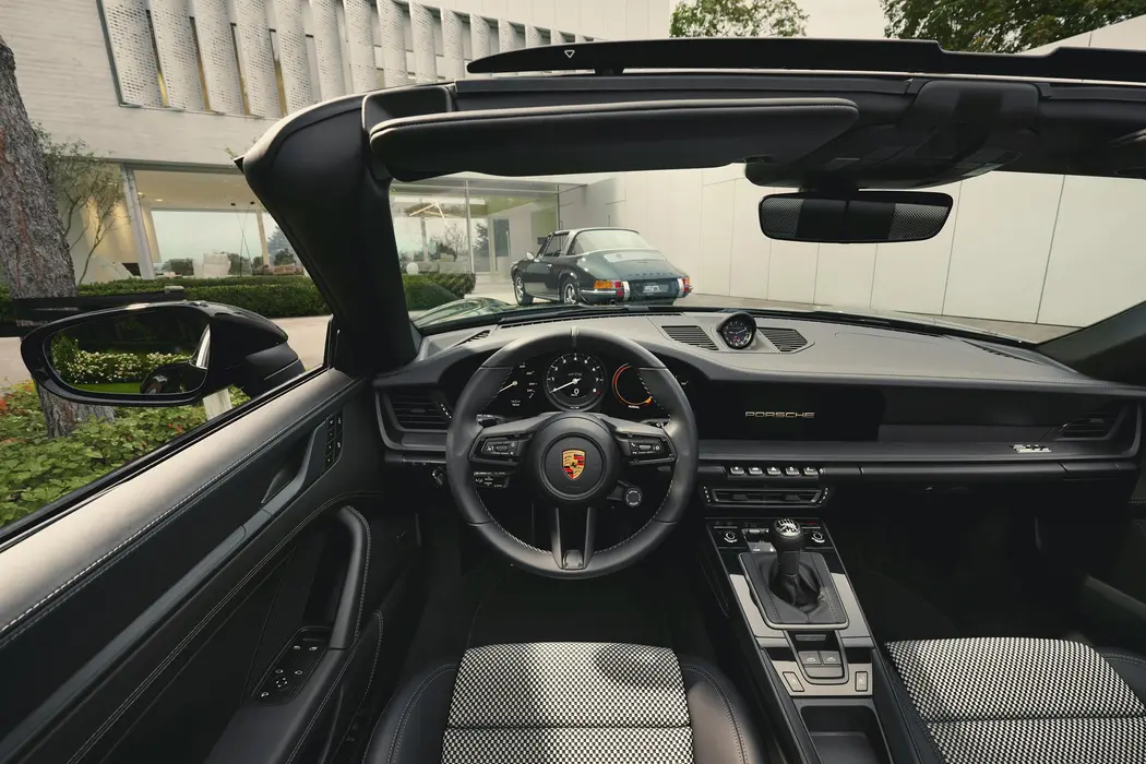 保时捷911 Targa 4 GTS Edition 50 Years Porsche Design 壁纸