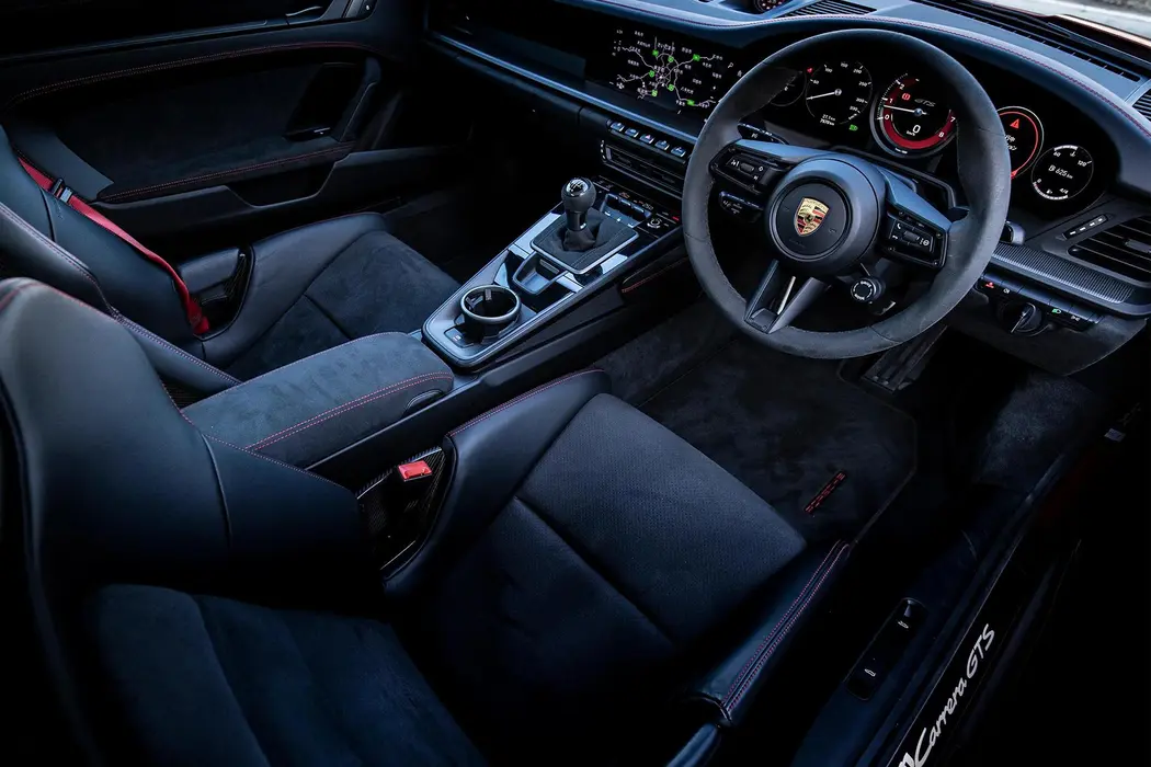保时捷911 Carrera GTS 手动日本版 汽车壁纸