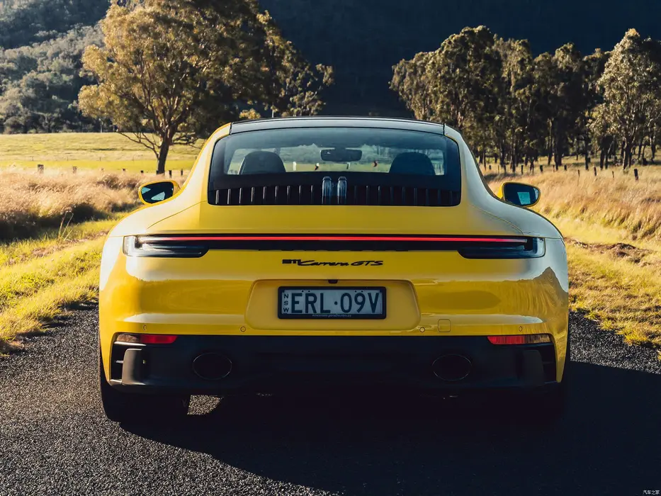 保时捷911 Carrera GTS 澳大利亚版汽车壁纸