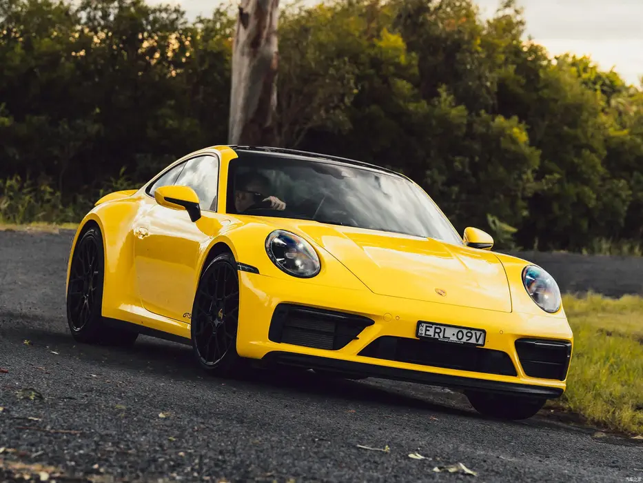 保时捷911 Carrera GTS 澳大利亚版汽车壁纸
