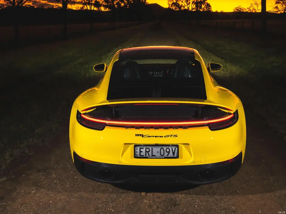 保时捷911 Carrera GTS 澳大利亚版汽车壁纸