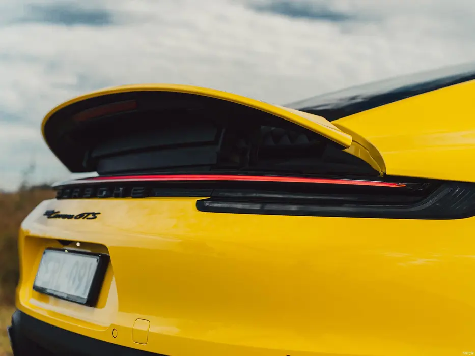 保时捷911 Carrera GTS 澳大利亚版汽车壁纸