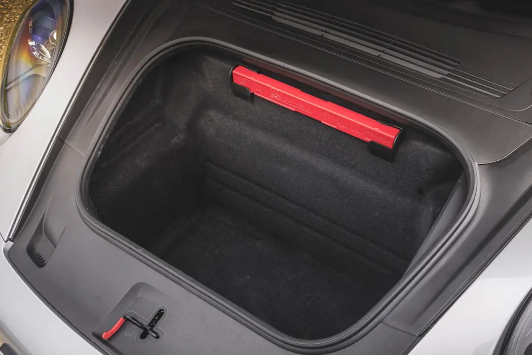 保时捷911 2022款 Carrera GTS Cabriolet 英国版 壁纸