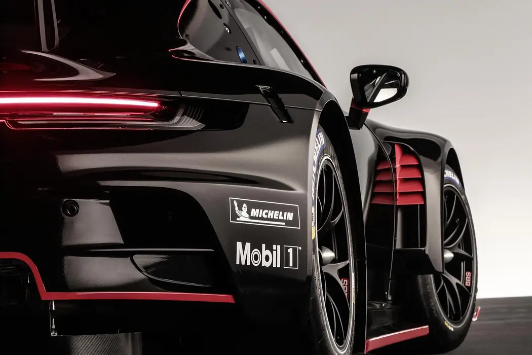 保时捷911 2023款 GT3 R 赛车图片壁纸