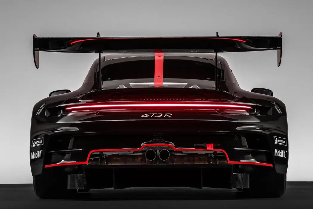 保时捷911 2023款 GT3 R 赛车图片壁纸