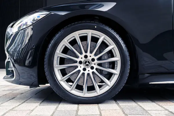奔驰S级PHEV 2021款 S 580 e L AMG Line 欧洲版轿车壁纸
