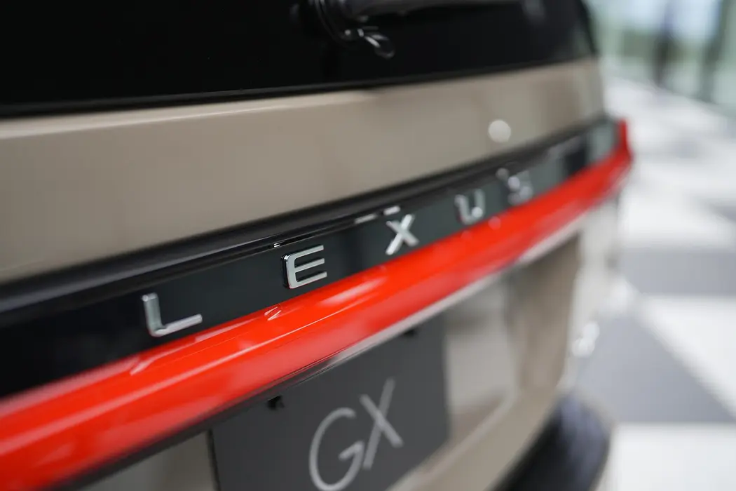 雷克萨斯GX SUV 汽车图片桌面壁纸