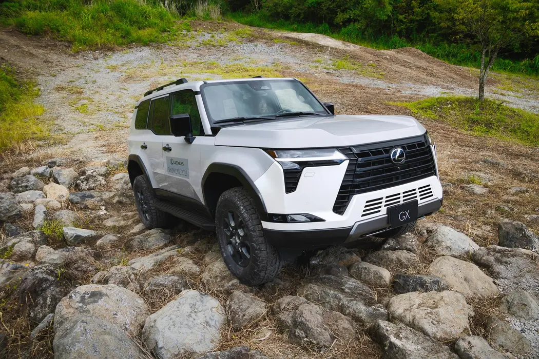 雷克萨斯GX SUV 汽车图片桌面壁纸