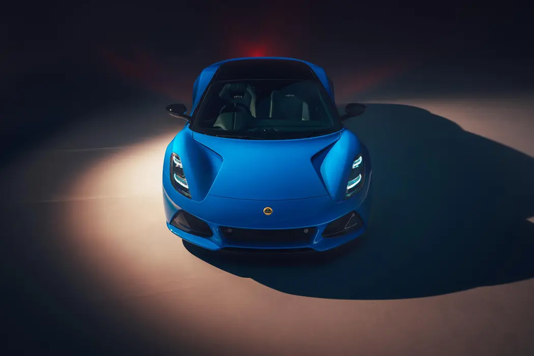 2022款路特斯Emira 2.0T L4 First Edition跑车壁纸
