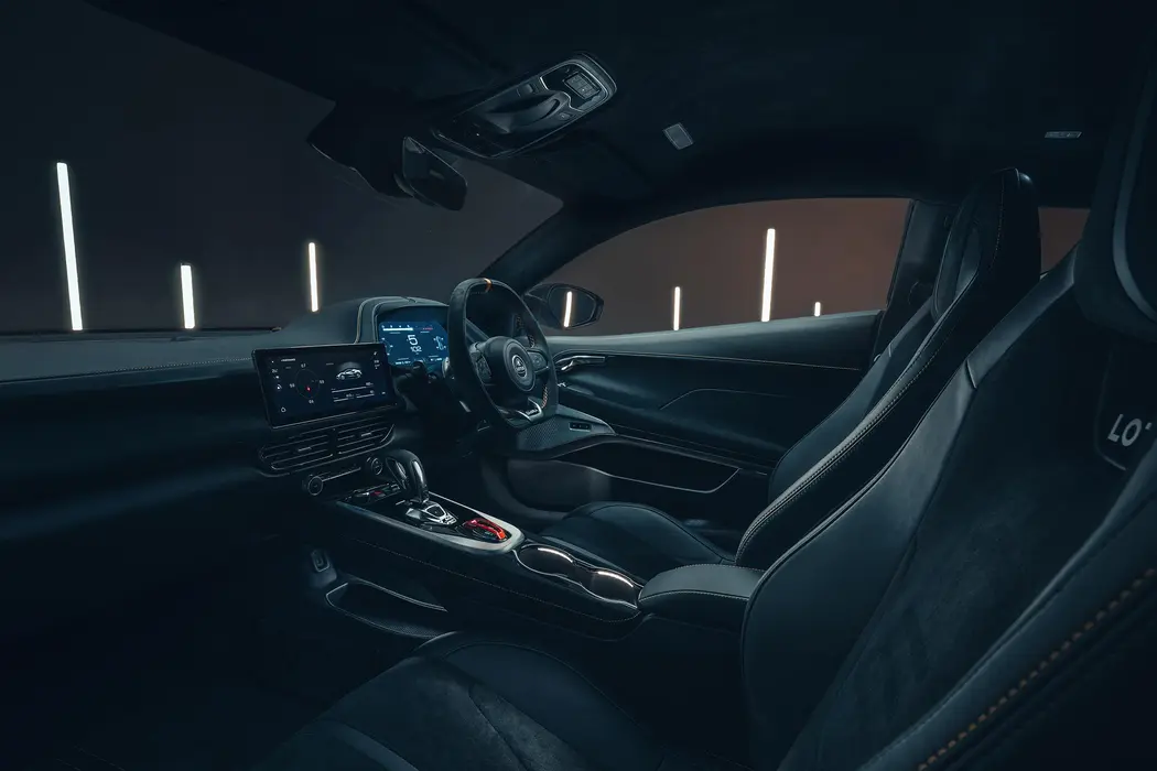 2022款路特斯Emira 2.0T L4 First Edition跑车壁纸