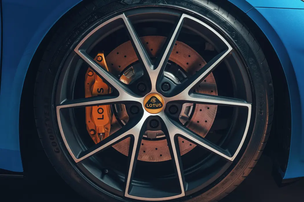 2022款路特斯Emira 2