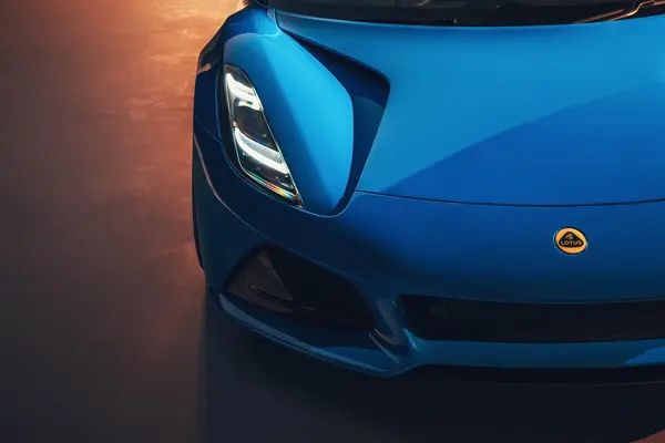 2022款路特斯Emira 2.0T L4 First Edition跑车壁纸