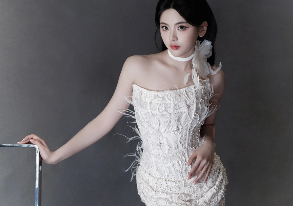 杨超越性感蕾丝裙写真图片壁纸