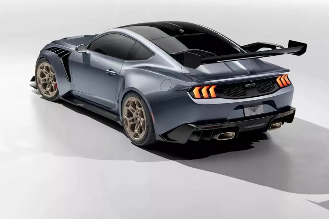 2025款 福特Mustang GTD 跑车图片壁纸