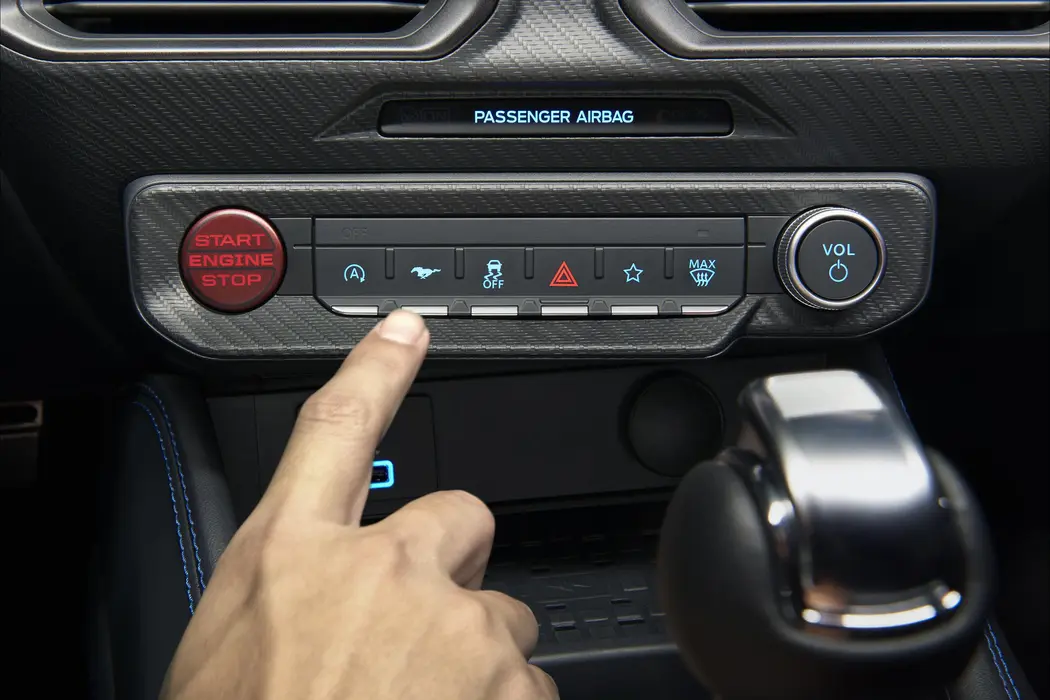 2024款福特Mustang 5.0L V8 Dark Horse汽车壁纸