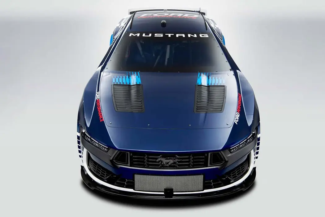 2024款 福特 NASCAR Cup Series Mustang Dark Horse 跑车壁纸
