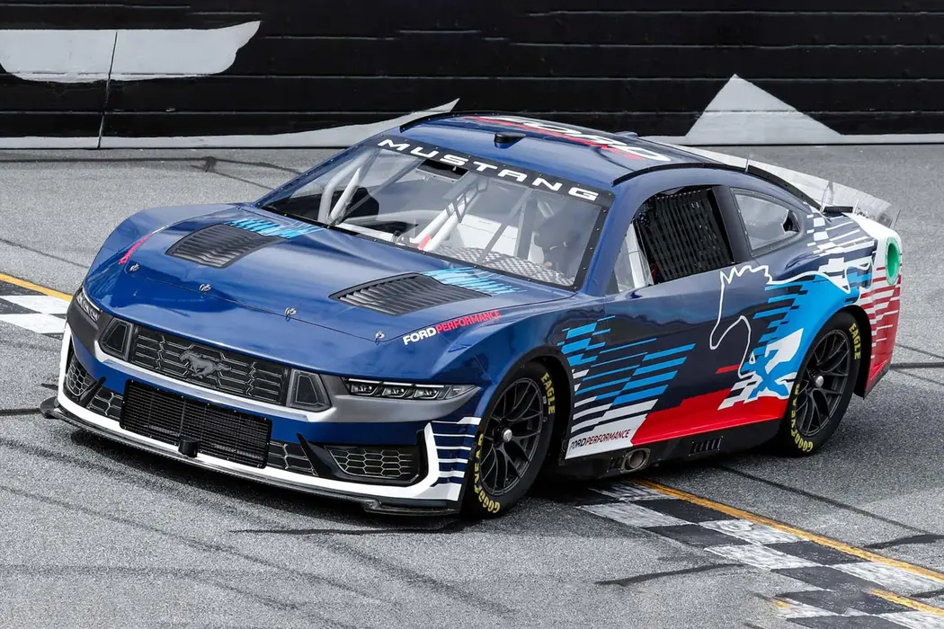 2024款 福特 NASCAR Cup Series Mustang Dark Horse 跑车壁纸