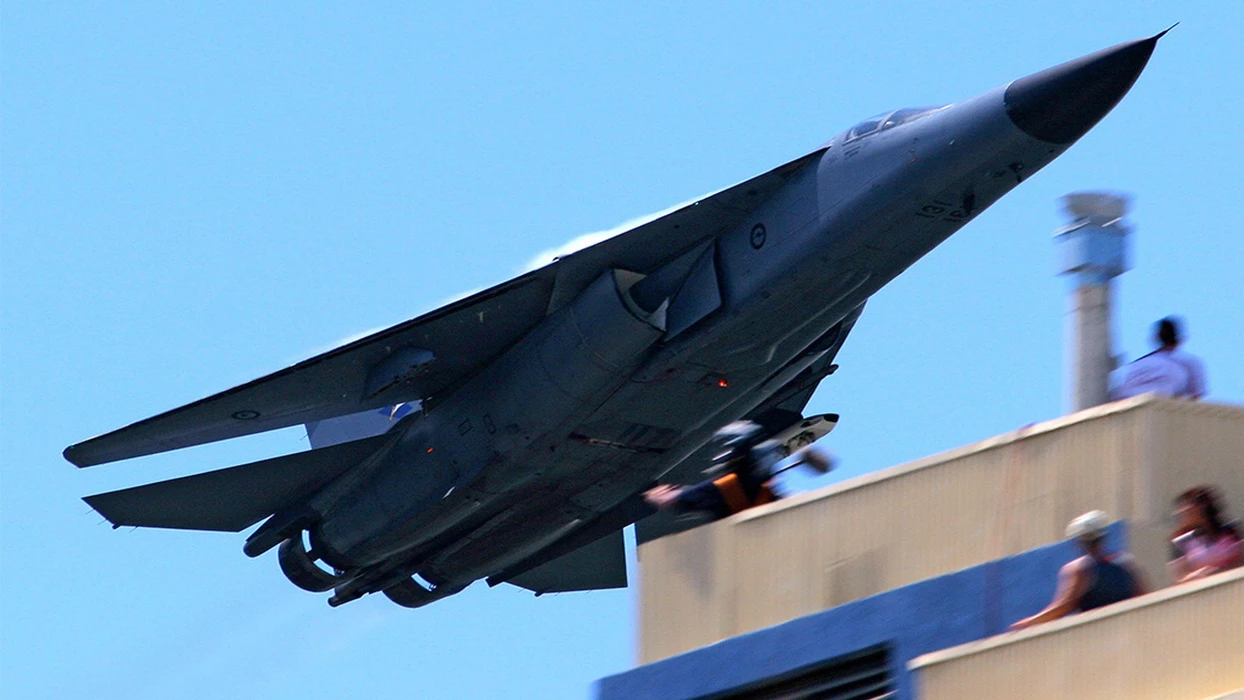 F-111战斗轰炸机（F-111 Aardvark）图片壁纸