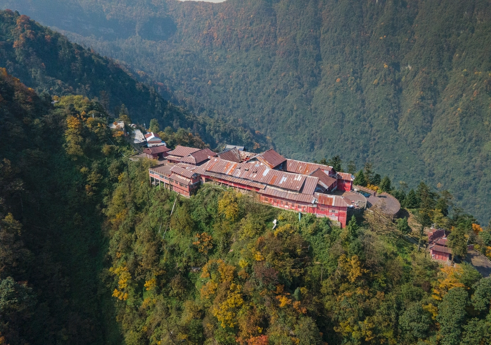 禅意悠然秋季峨眉山风景图片壁纸