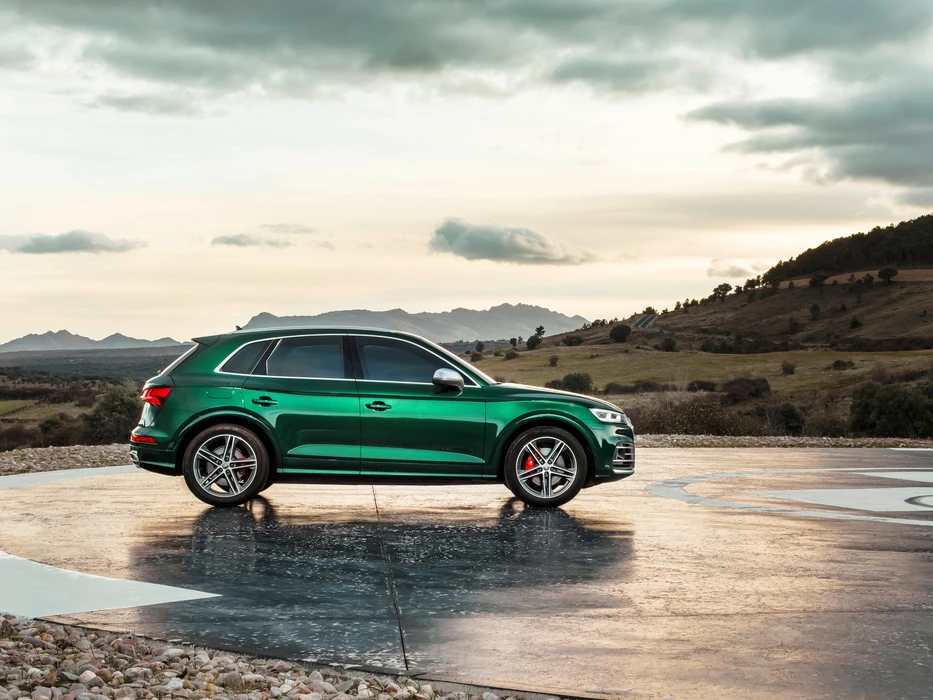 绿色奥迪 Audi SQ5 SUV 汽车图片壁纸