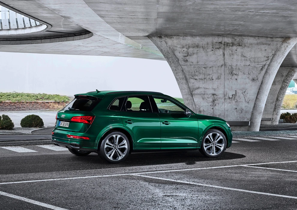 绿色奥迪 Audi SQ5 SUV 汽车图片壁纸