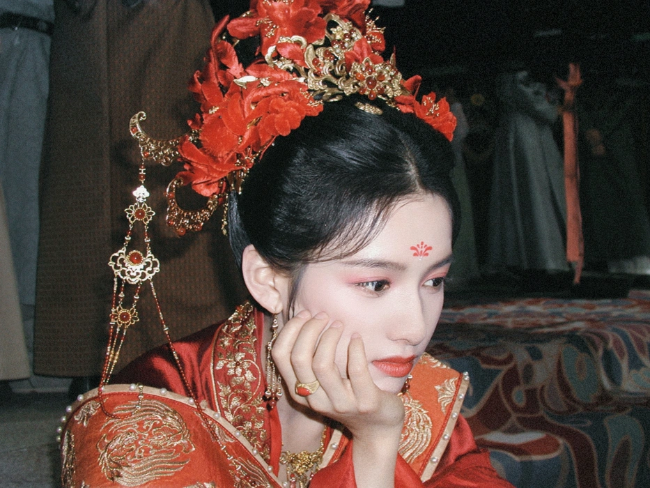 张婧仪《惜花芷》单人剧照图片壁纸