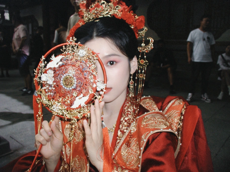 张婧仪《惜花芷》单人剧照图片壁纸